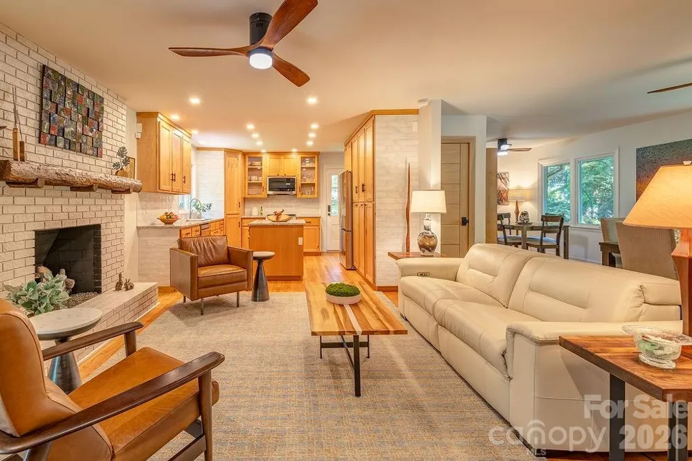 47 Deerwood Drive Asheville, NC 28805