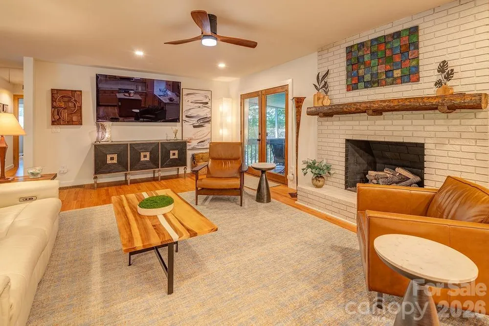47 Deerwood Drive Asheville, NC 28805