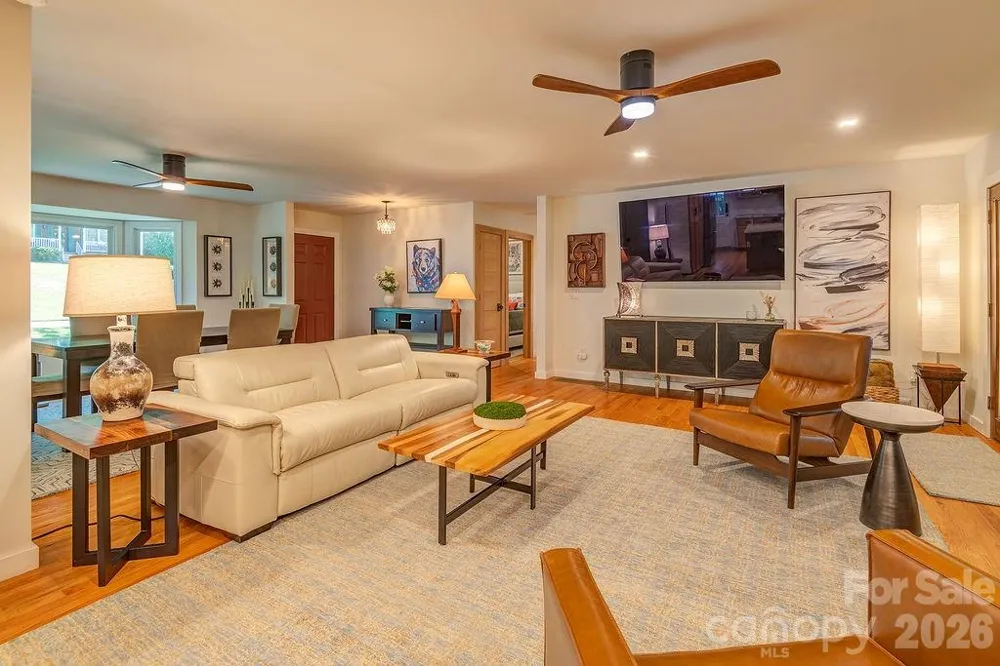 47 Deerwood Drive Asheville, NC 28805