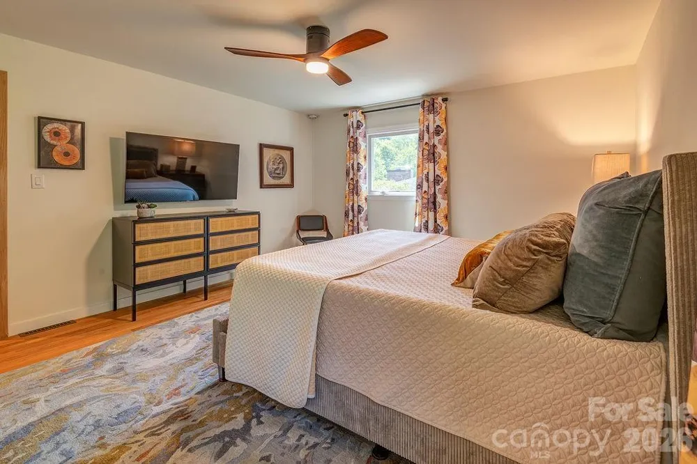 47 Deerwood Drive Asheville, NC 28805
