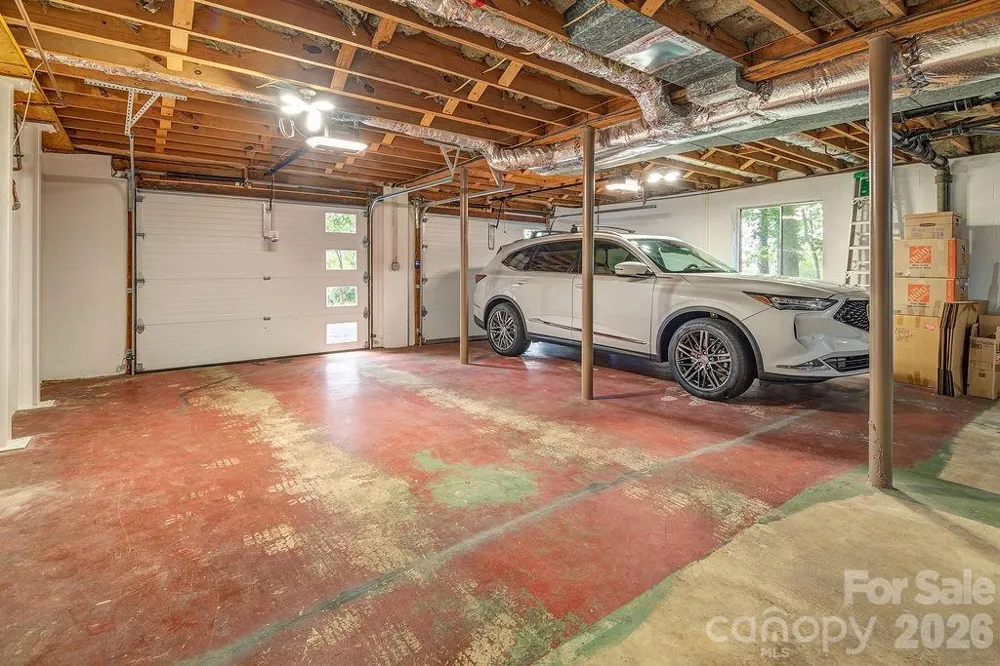 47 Deerwood Drive Asheville, NC 28805