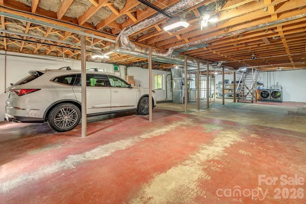 47 Deerwood Drive Asheville, NC 28805