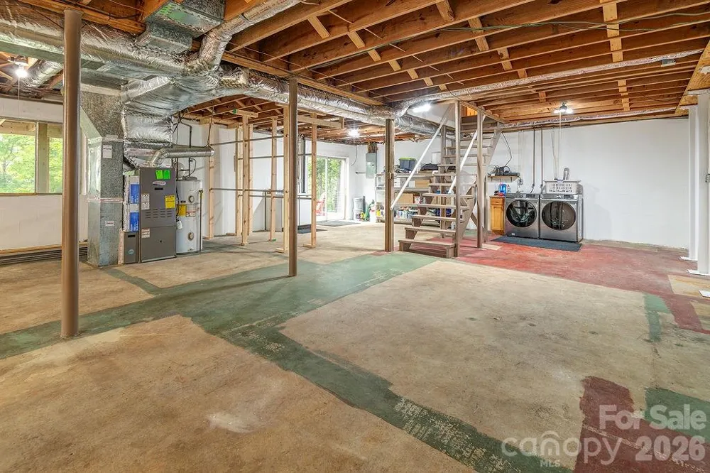 47 Deerwood Drive Asheville, NC 28805