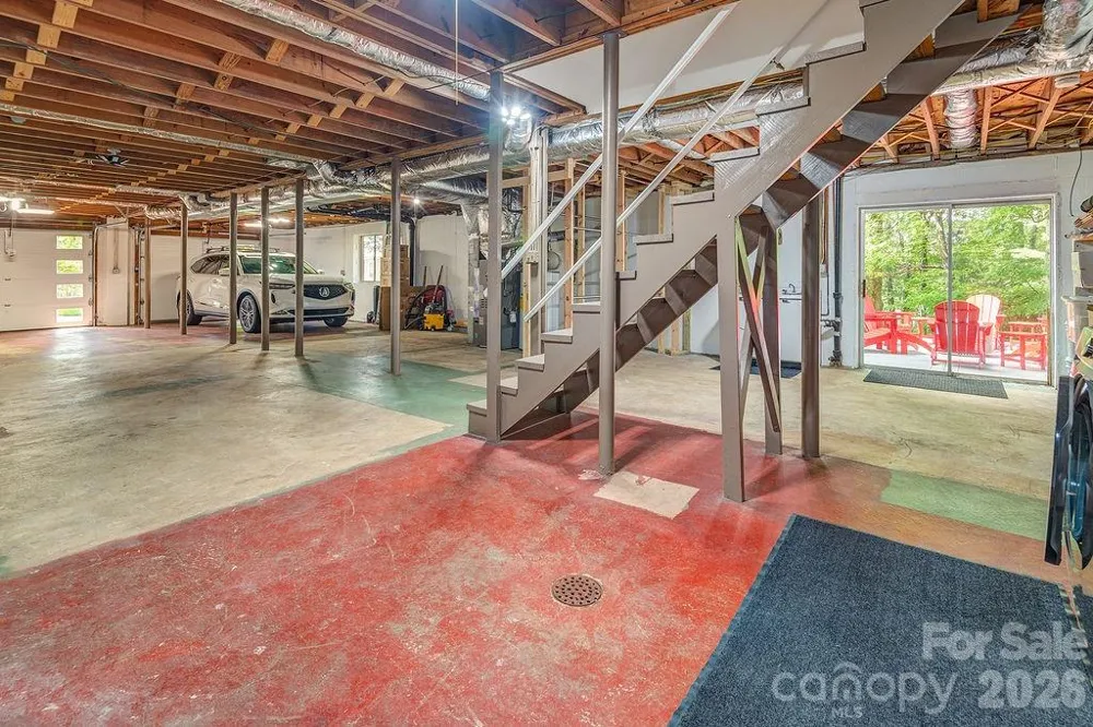 47 Deerwood Drive Asheville, NC 28805