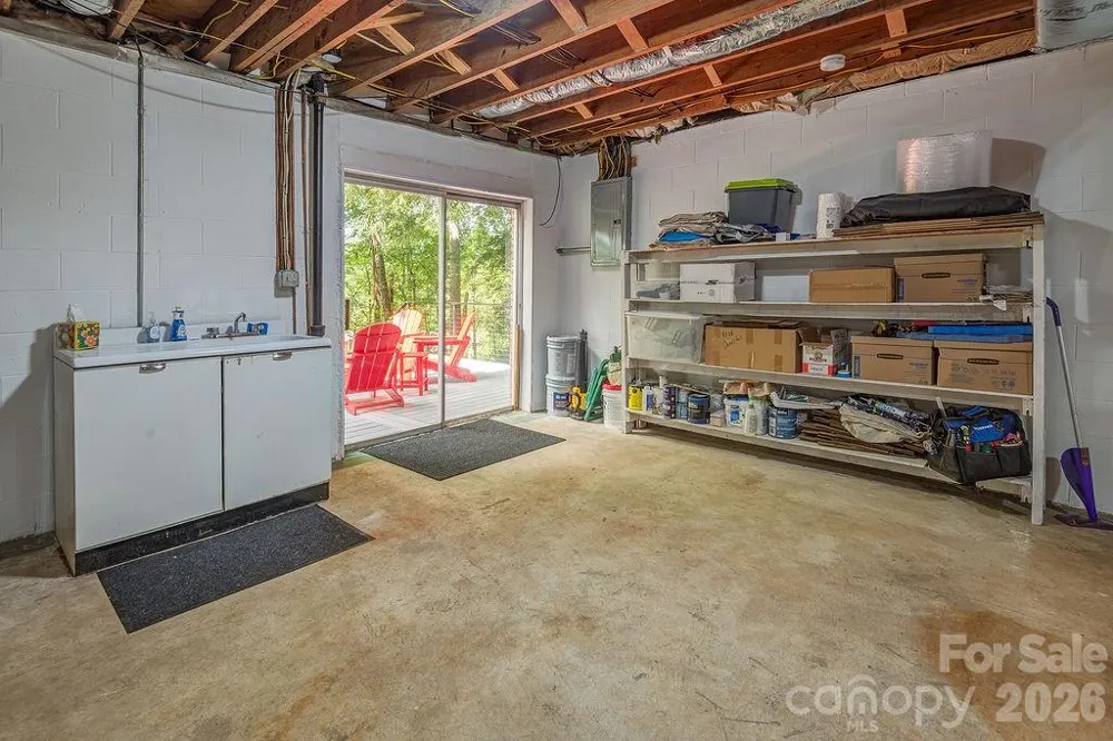 47 Deerwood Drive Asheville, NC 28805