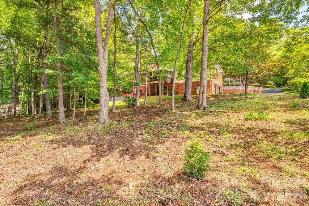 47 Deerwood Drive Asheville, NC 28805