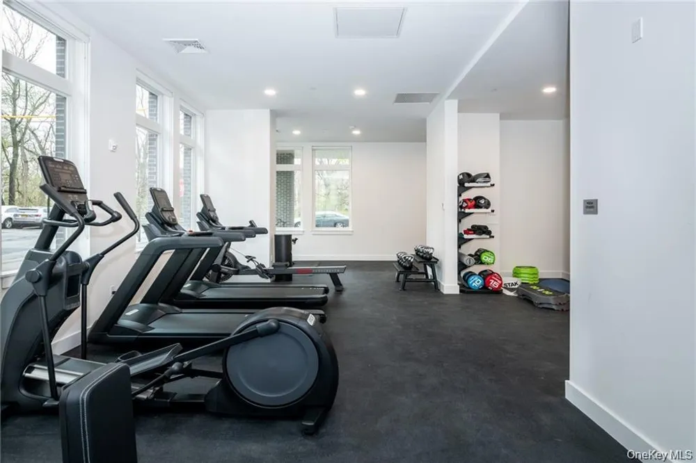 15 Parkview Avenue #406 Bronxville, NY 10708