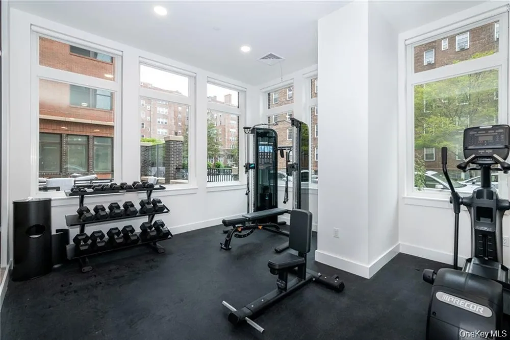15 Parkview Avenue #406 Bronxville, NY 10708