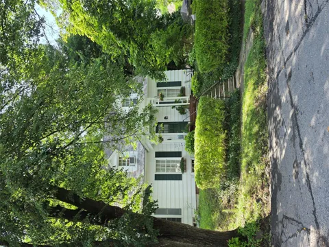 20 Bush Avenue