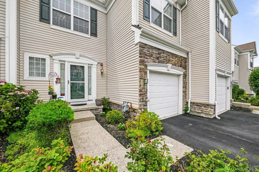19 Brighton Drive #1702 Newburgh, NY 12550