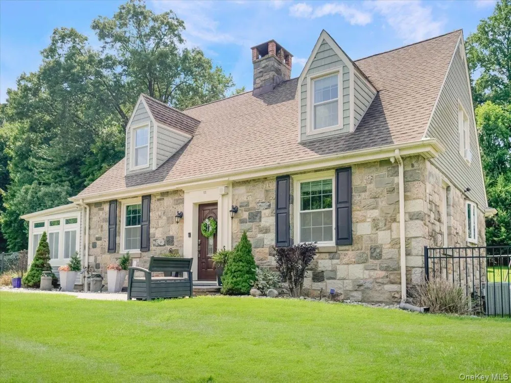 11 Viohl Way Garnerville, NY 10923