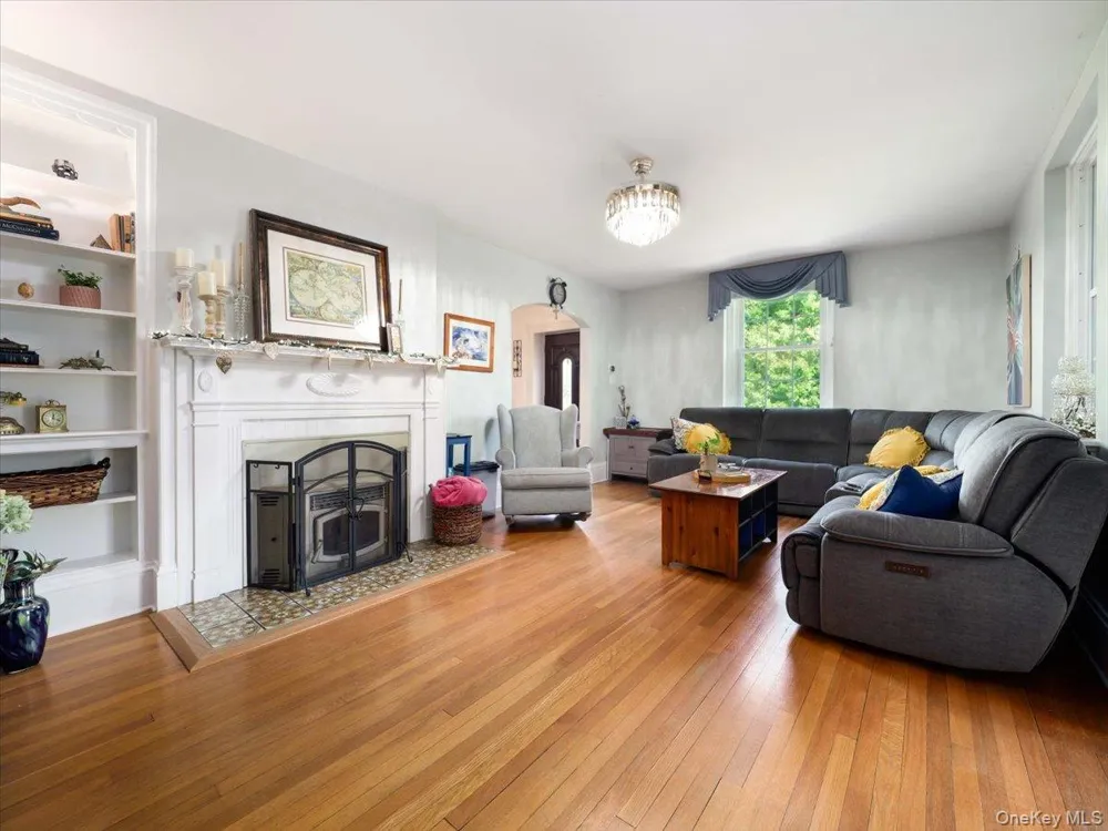 11 Viohl Way Garnerville, NY 10923