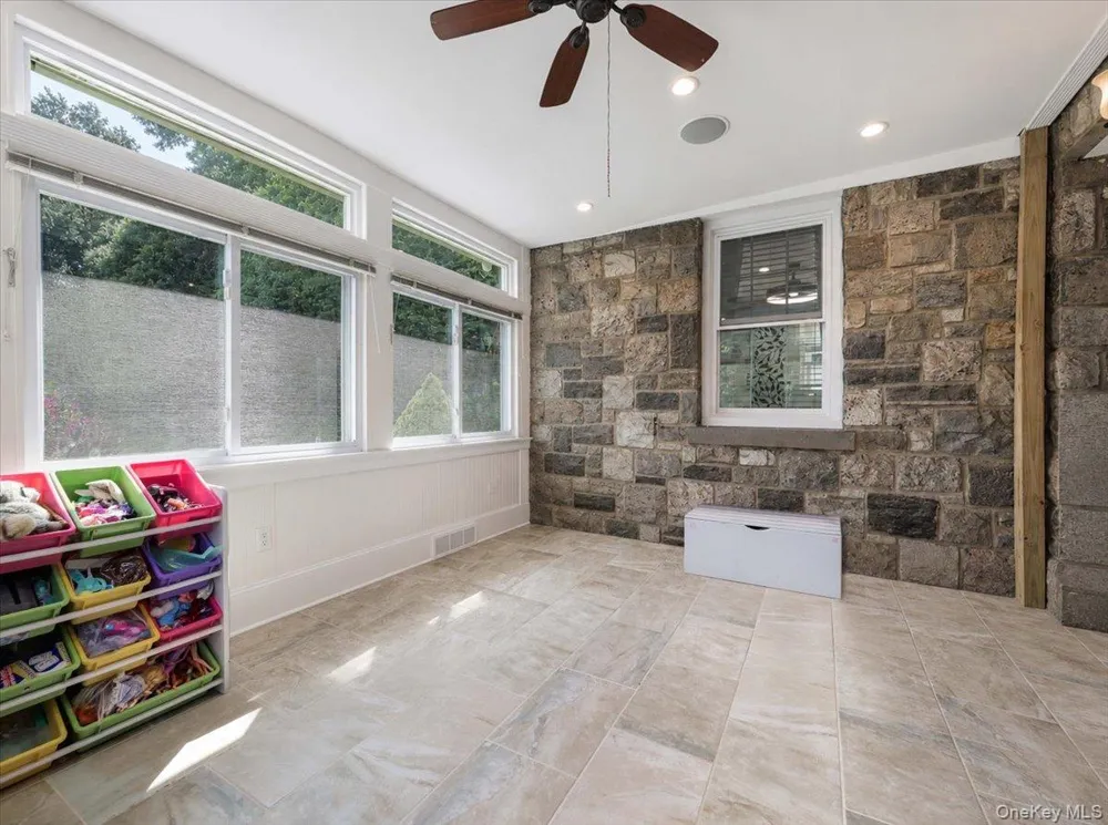 11 Viohl Way Garnerville, NY 10923