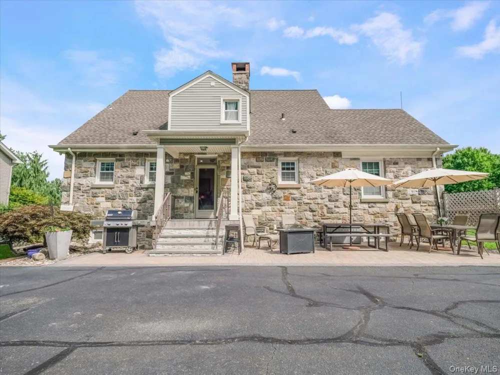 11 Viohl Way Garnerville, NY 10923