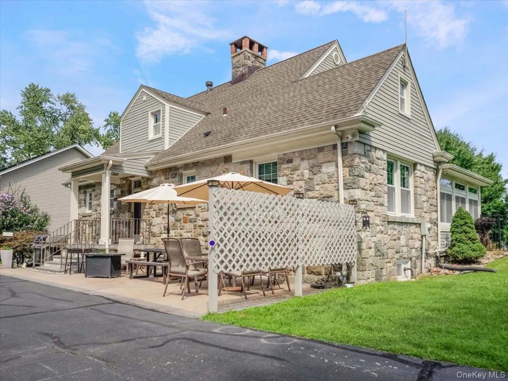 11 Viohl Way Garnerville, NY 10923