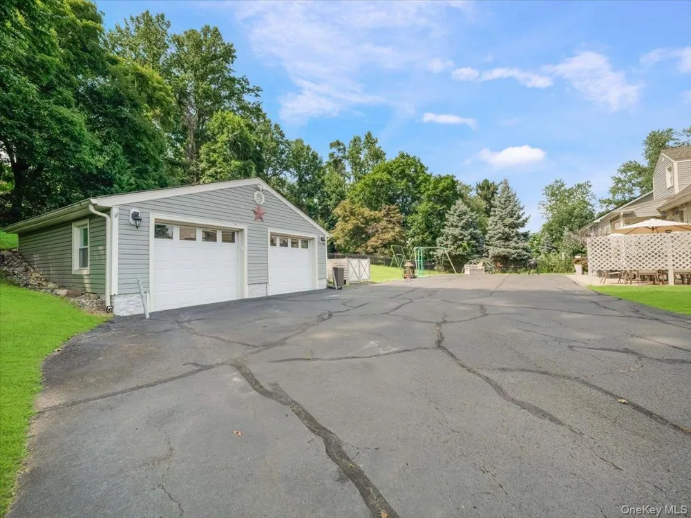 11 Viohl Way Garnerville, NY 10923