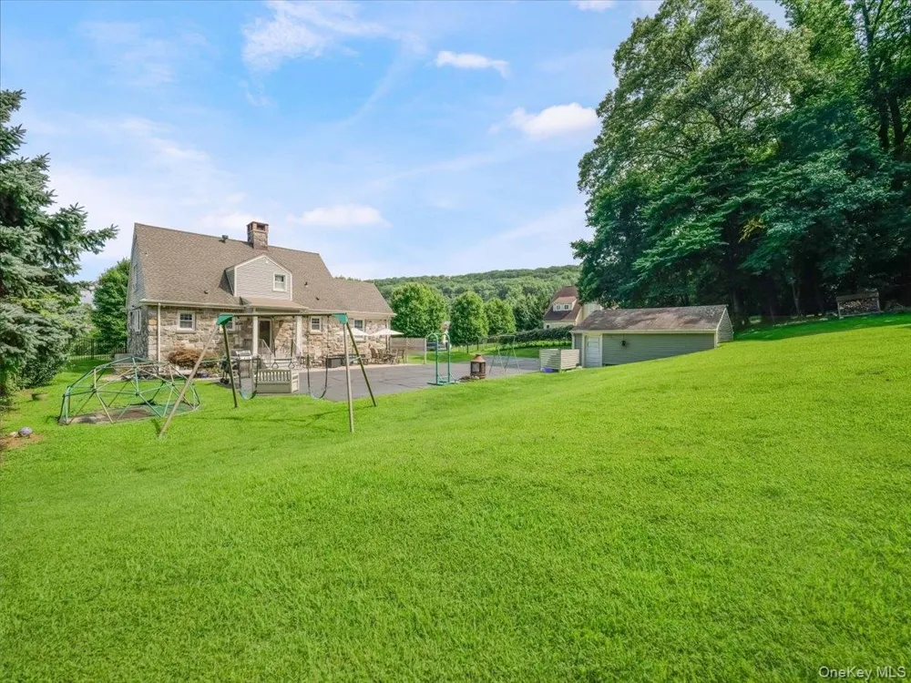 11 Viohl Way Garnerville, NY 10923