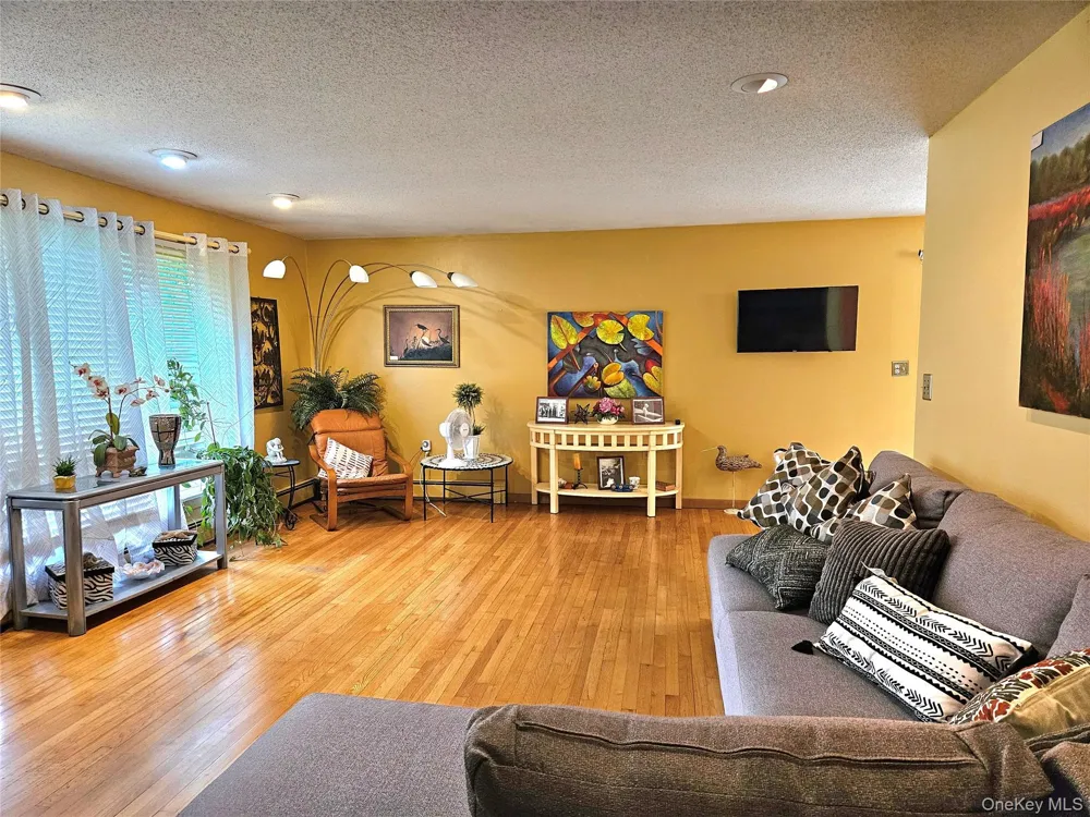 198 S Riverside Road Highland, NY 12528