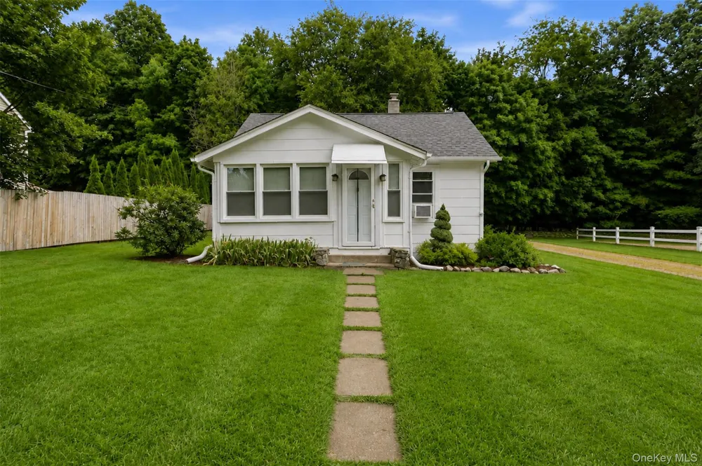 24 Round Lake Avenue Monroe, NY 10950