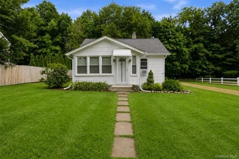 24 Round Lake Avenue