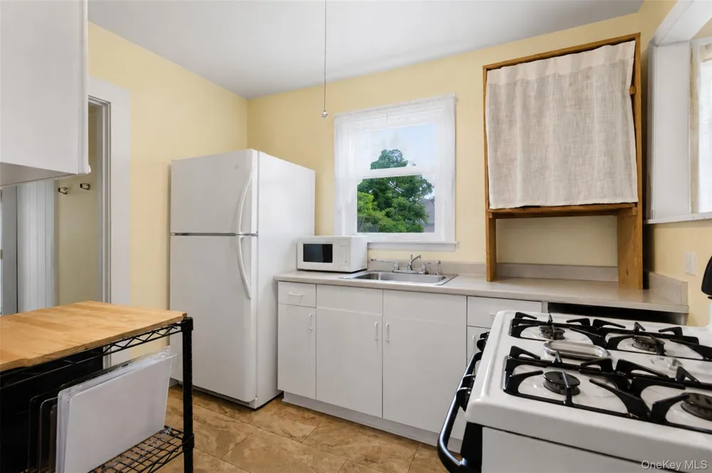 24 Round Lake Avenue Monroe, NY 10950