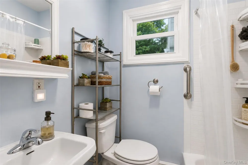 24 Round Lake Avenue Monroe, NY 10950