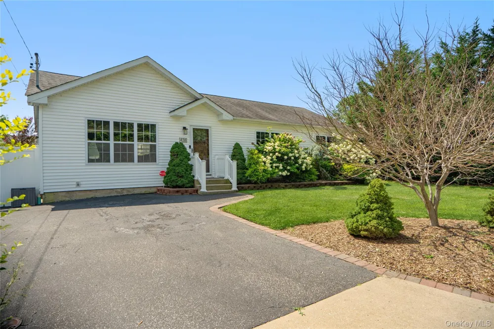 438 Richmond Boulevard Ronkonkoma, NY 11779