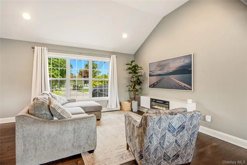 438 Richmond Boulevard Ronkonkoma, NY 11779