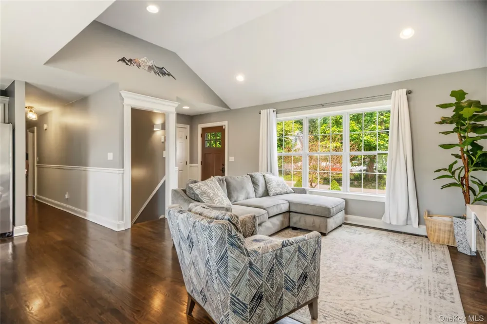 438 Richmond Boulevard Ronkonkoma, NY 11779