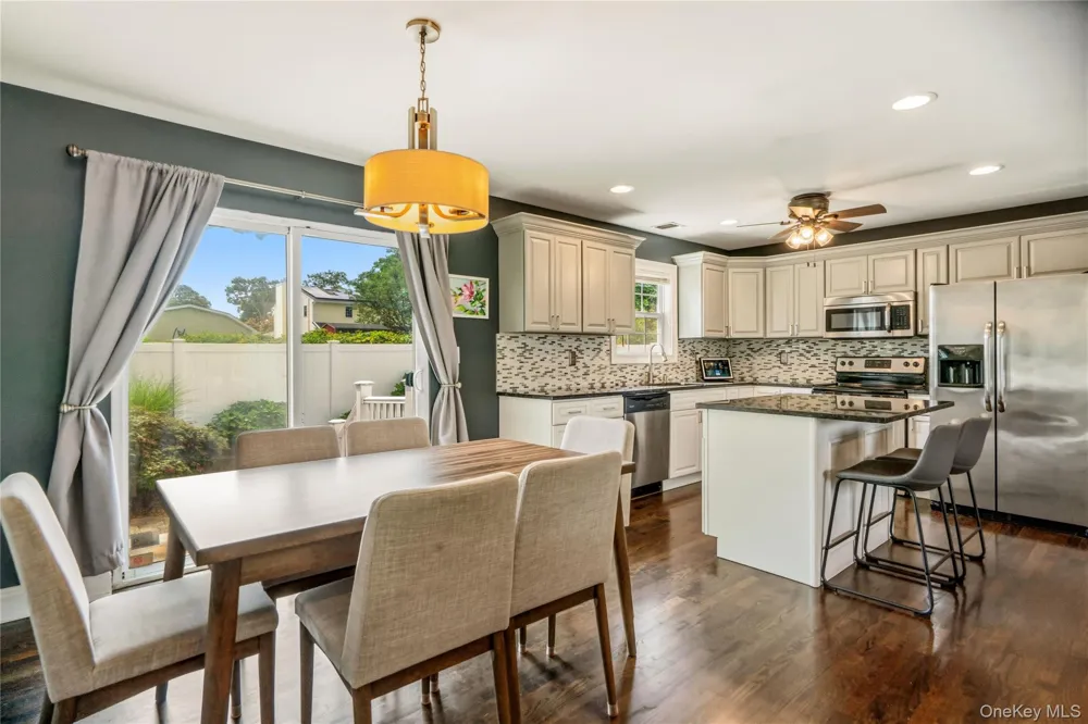 438 Richmond Boulevard Ronkonkoma, NY 11779