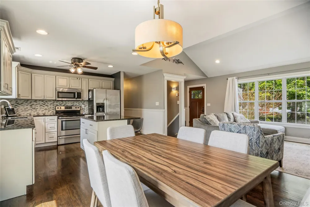 438 Richmond Boulevard Ronkonkoma, NY 11779