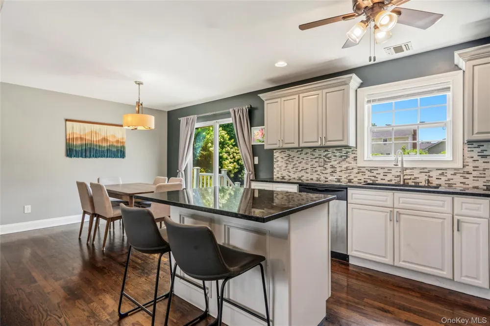 438 Richmond Boulevard Ronkonkoma, NY 11779