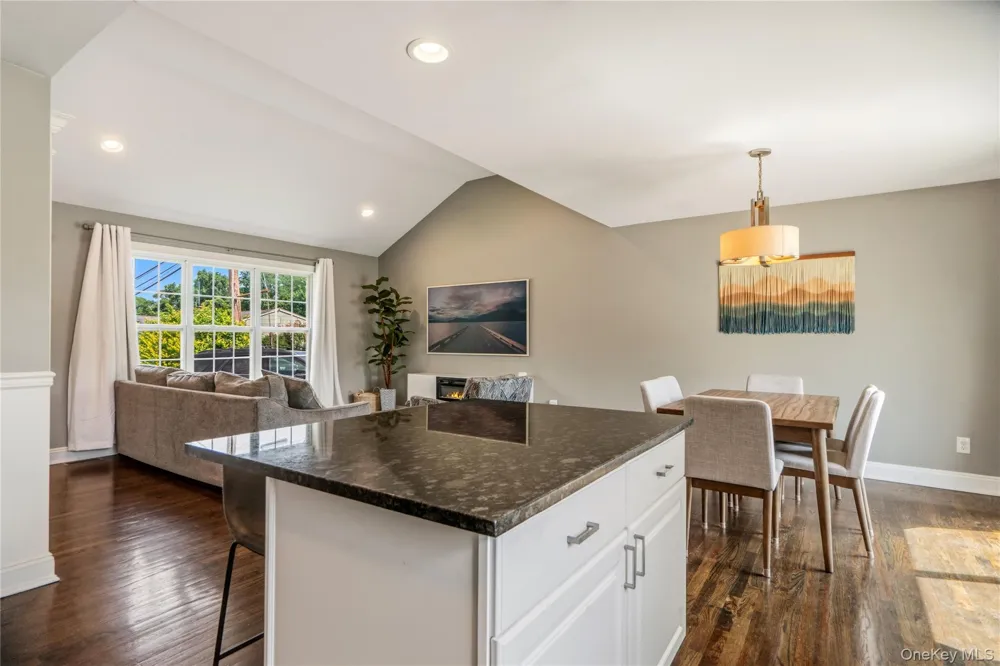 438 Richmond Boulevard Ronkonkoma, NY 11779