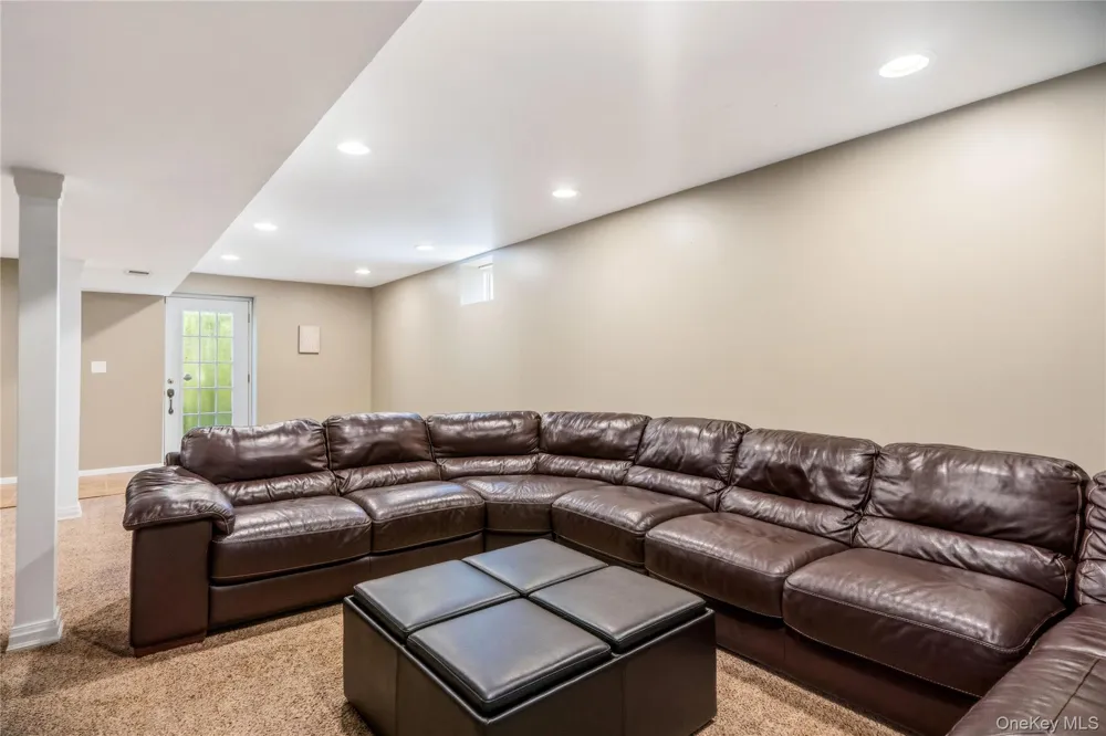 438 Richmond Boulevard Ronkonkoma, NY 11779