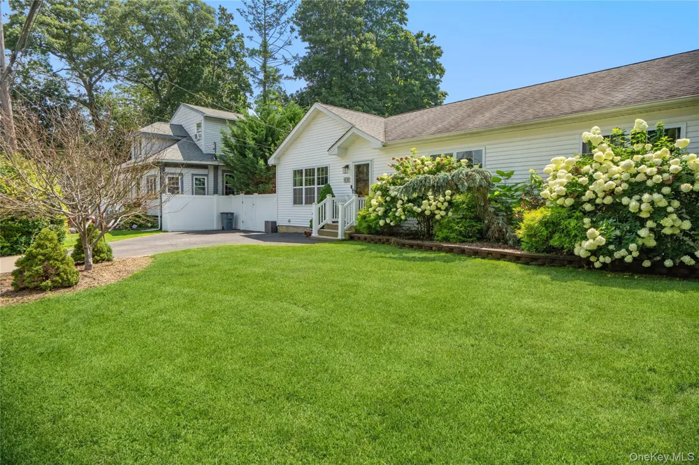 438 Richmond Boulevard Ronkonkoma, NY 11779