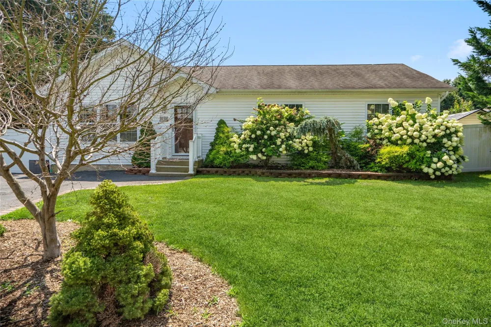 438 Richmond Boulevard Ronkonkoma, NY 11779