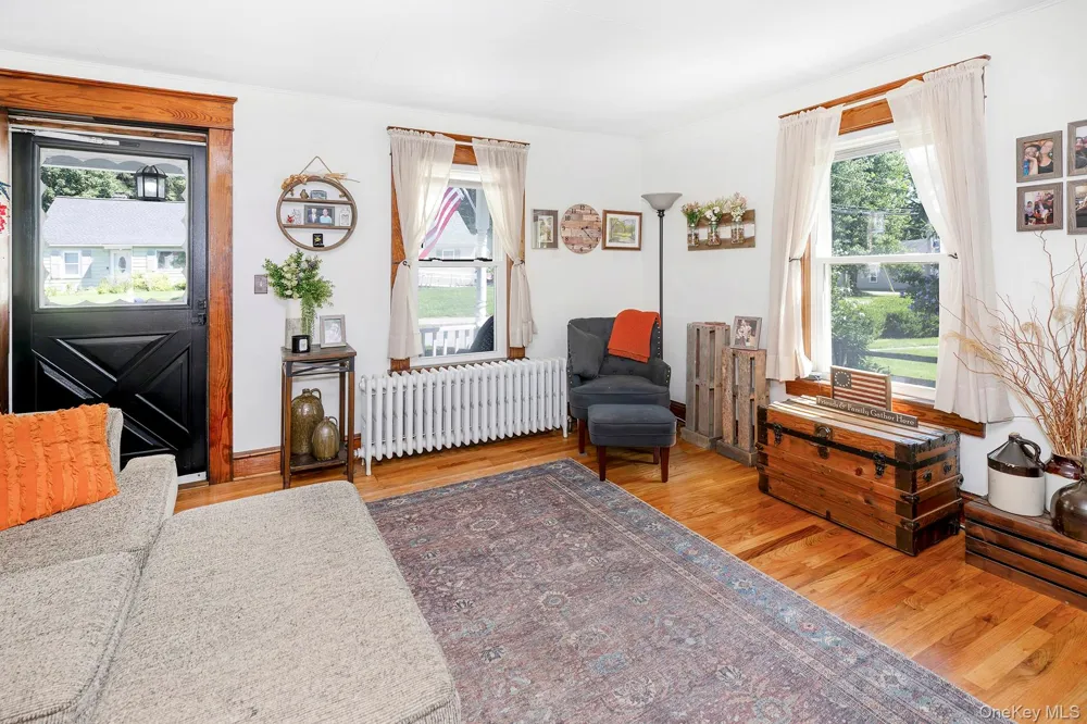 33 North Avenue Pleasant Valley, NY 12569