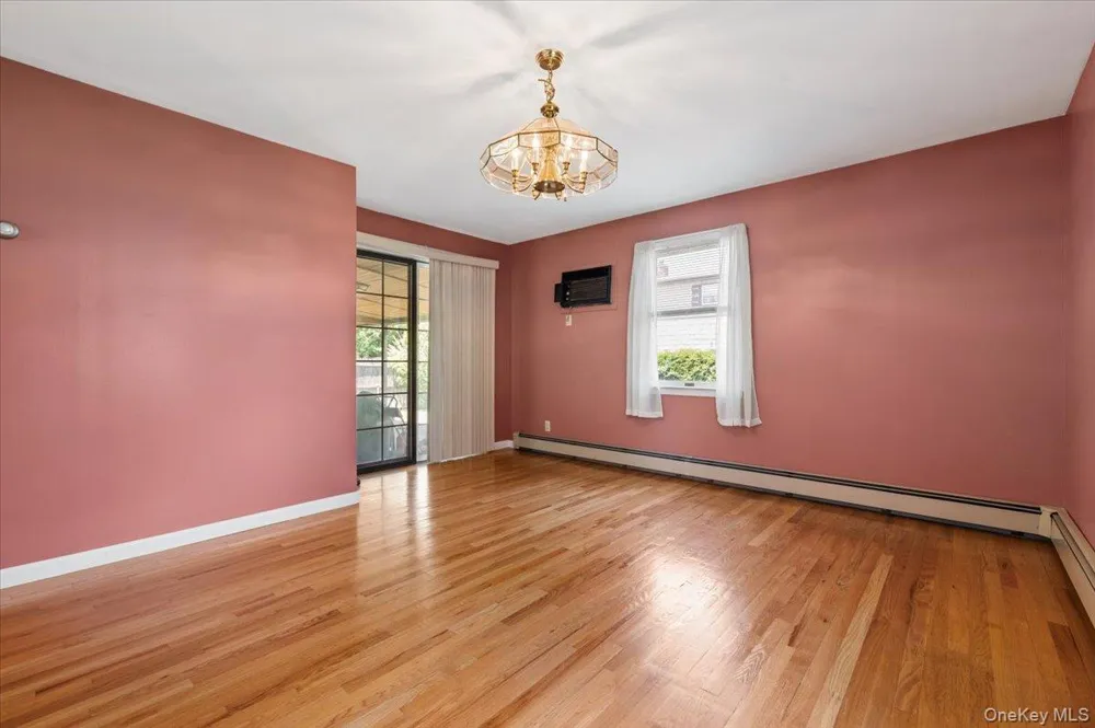 29 Edward Street Bethpage, NY 11714