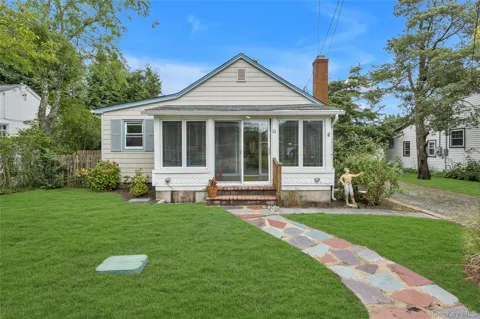 10 Mineola Court