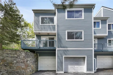 25 Barker Street #102