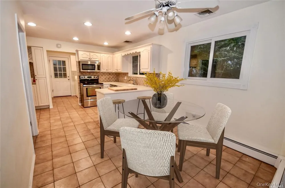 111 Fleets Cove Road Huntington, NY 11743