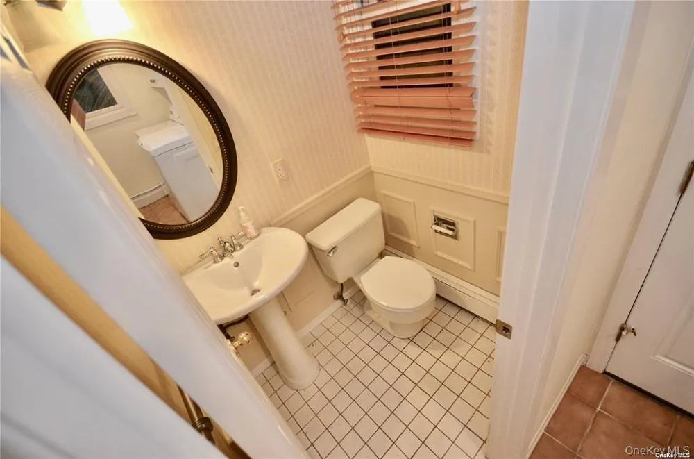 111 Fleets Cove Road Huntington, NY 11743