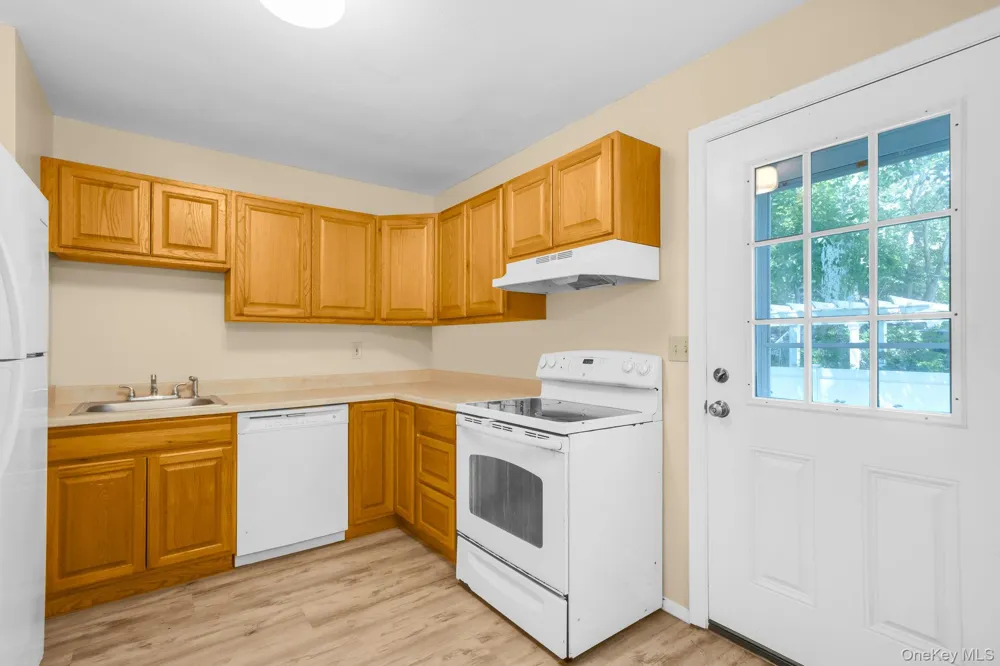 66 Norfleet Lane Coram, NY 11727