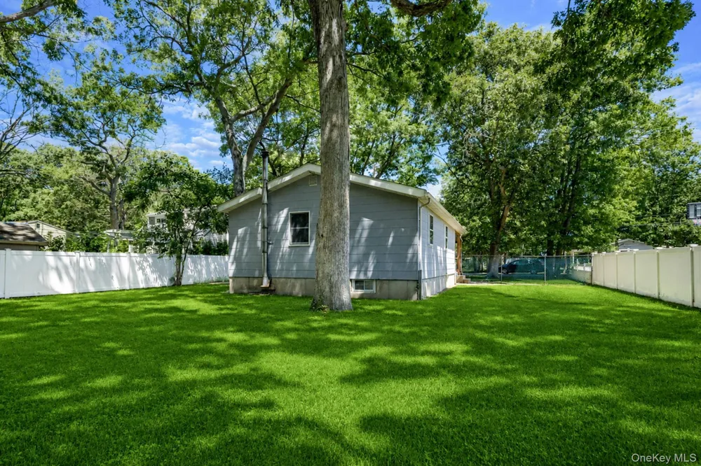 66 Norfleet Lane Coram, NY 11727