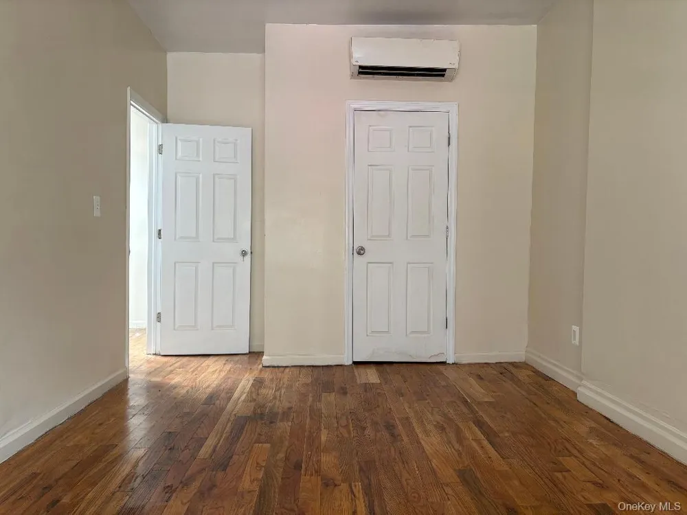 342 E 194th Street Bronx, NY 10458