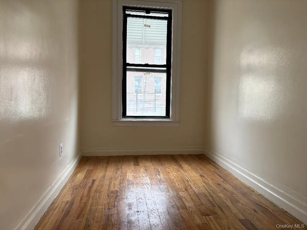 342 E 194th Street Bronx, NY 10458