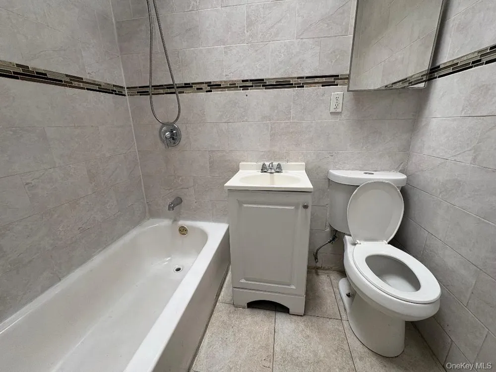 342 E 194th Street Bronx, NY 10458