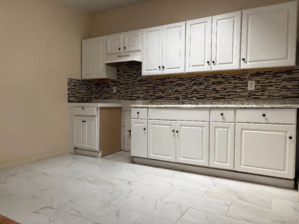 342 E 194th Street Bronx, NY 10458