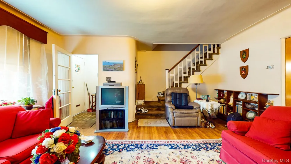 5260 79th Street Elmhurst, NY 11373