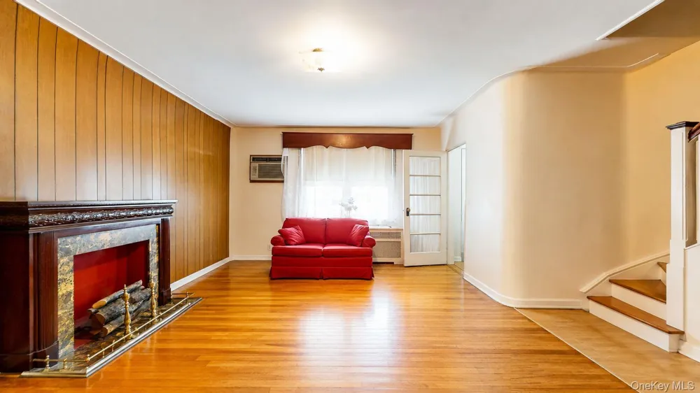 5260 79th Street Elmhurst, NY 11373